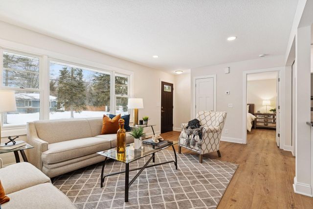 13409 1st Avenue N, Plymouth, MN 55441