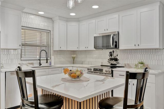 6209 FLAMINGO DRIVE, Apollo Beach, FL 33572