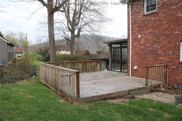 229 Scenic Drive, St Albans, WV 25177