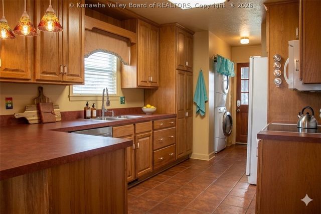 229 Scenic Drive, St Albans, WV 25177