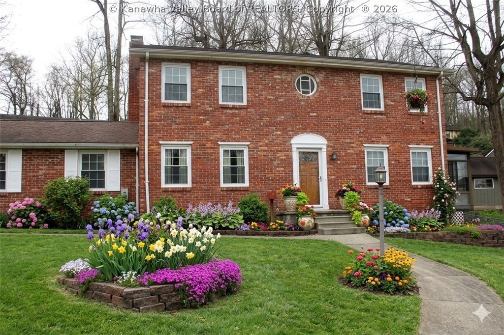 229 Scenic Drive, St Albans, WV 25177