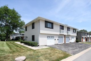 123 Fairlane Court A, Bloomingdale, IL 60108