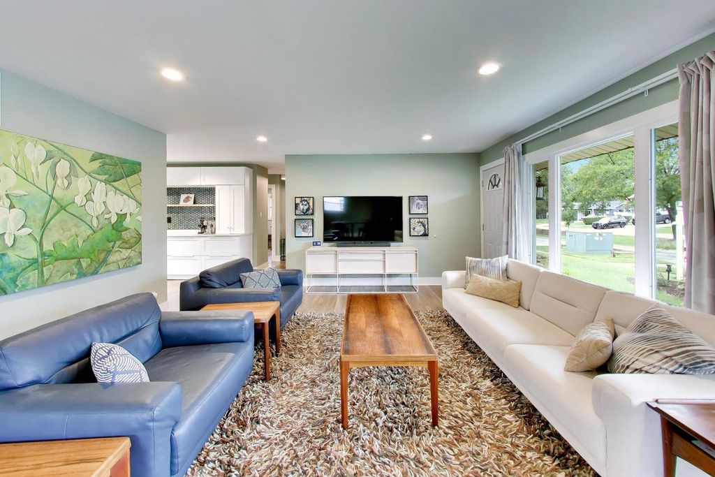 401 E Elk Grove Boulevard, Elk Grove Village, IL 60007 — photo 4