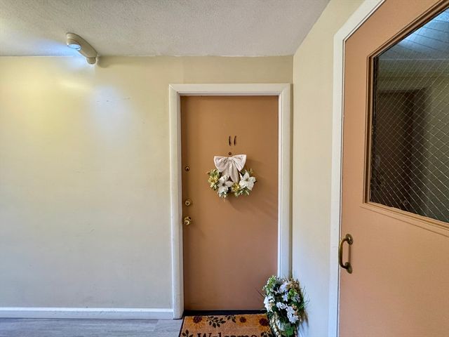 33 Cary Ave 11, Chelsea, MA 02150