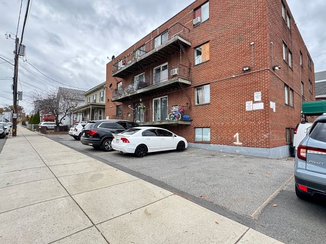 33 Cary Ave 11, Chelsea, MA 02150