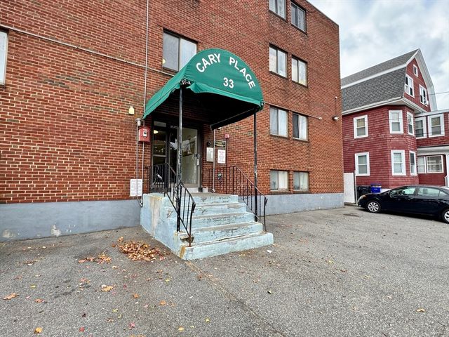 33 Cary Ave 11, Chelsea, MA 02150
