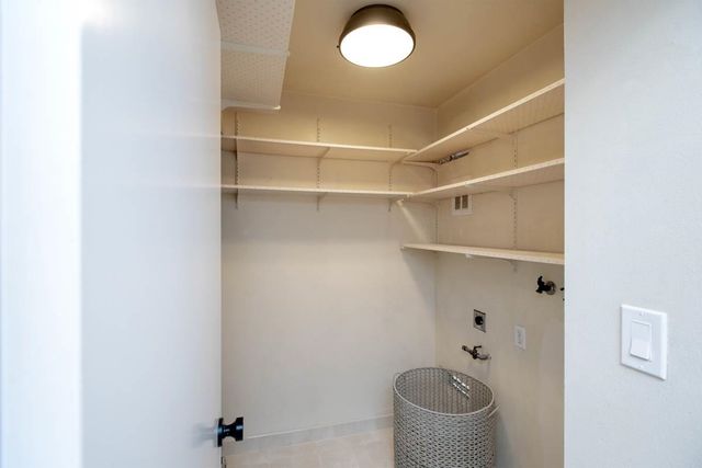 1160 1160 Marianas Ln, Alameda, CA 94502