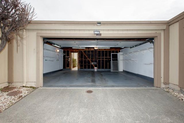 1160 1160 Marianas Ln, Alameda, CA 94502