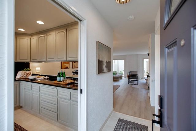 1160 1160 Marianas Ln, Alameda, CA 94502