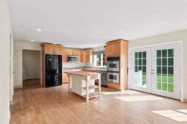 40 Elmwood Street, Salisbury, MA 01952
