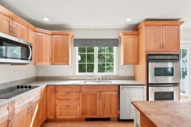 40 Elmwood Street, Salisbury, MA 01952