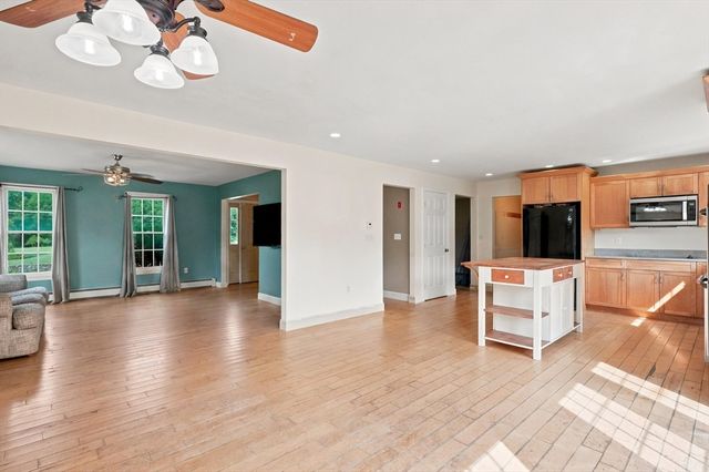 40 Elmwood Street, Salisbury, MA 01952
