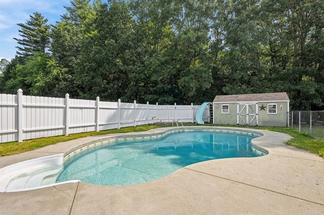 40 Elmwood Street, Salisbury, MA 01952