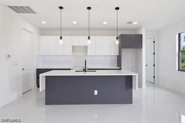 1222 Earnest ST E, Lehigh Acres, FL 33974