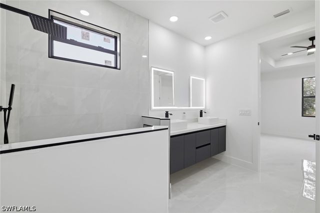 1222 Earnest ST E, Lehigh Acres, FL 33974