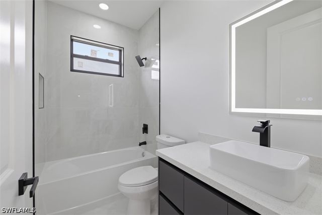 1222 Earnest ST E, Lehigh Acres, FL 33974