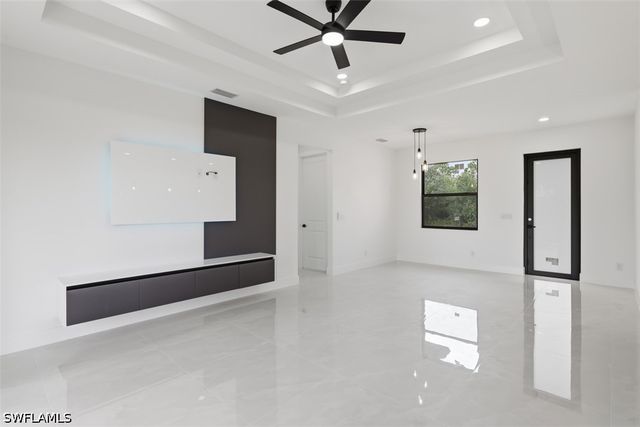 1222 Earnest ST E, Lehigh Acres, FL 33974