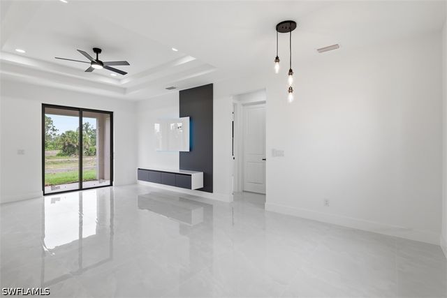 1222 Earnest ST E, Lehigh Acres, FL 33974