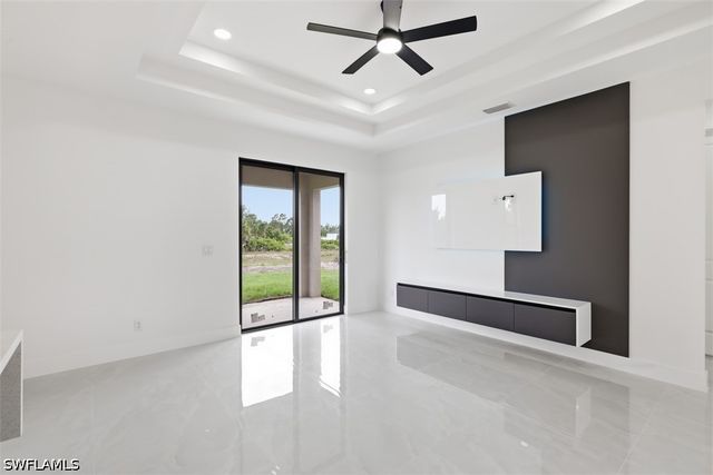 1222 Earnest ST E, Lehigh Acres, FL 33974
