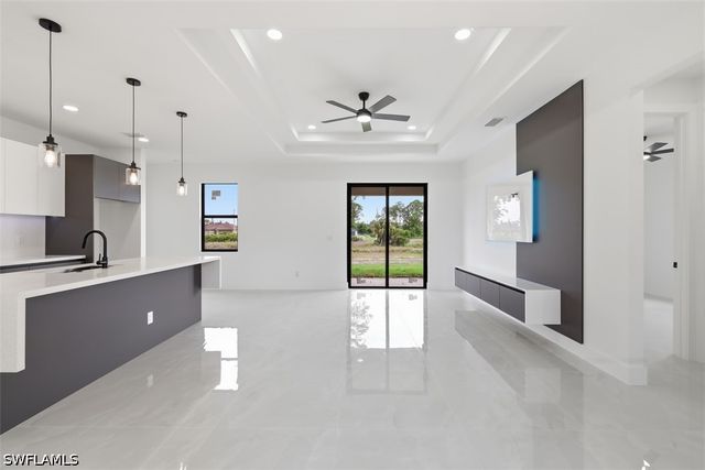 1222 Earnest ST E, Lehigh Acres, FL 33974
