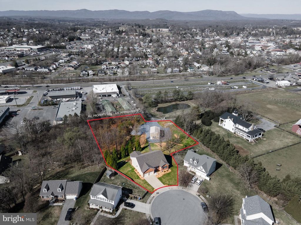 201 PEACH TREE CT, Front Royal, VA 22630