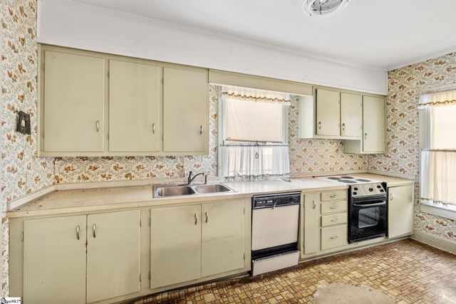 312 S Catherine Street, Pickens, SC 29671