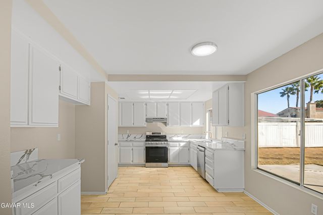 44910 E 12th Street, Lancaster, CA 93535