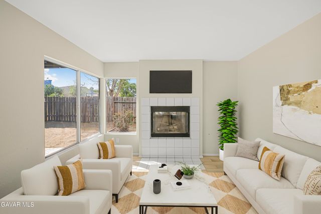 44910 E 12th Street, Lancaster, CA 93535