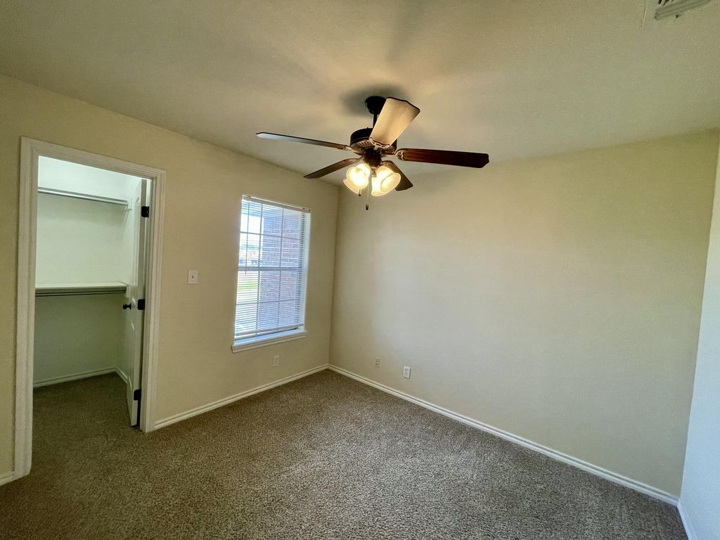 Image 12 of property listing at 4441 Oak Grove Boulevard, San Angelo, TX 76904