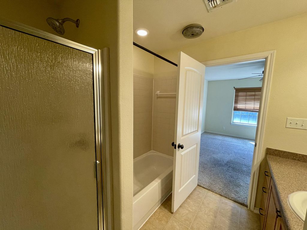 Image 15 of property listing at 4441 Oak Grove Boulevard, San Angelo, TX 76904