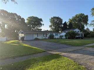 41 Grecian Parkway, Greece, NY 14626