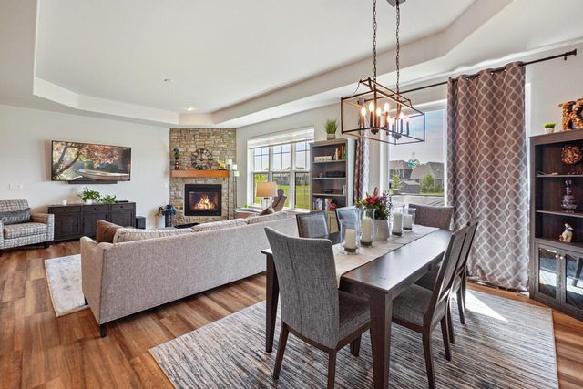W223N4688 Seven Oaks DRIVE, Pewaukee, WI 53072