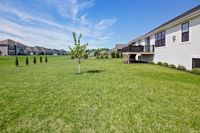 W223N4688 Seven Oaks DRIVE, Pewaukee, WI 53072