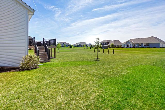 W223N4688 Seven Oaks DRIVE, Pewaukee, WI 53072
