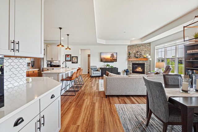 W223N4688 Seven Oaks DRIVE, Pewaukee, WI 53072