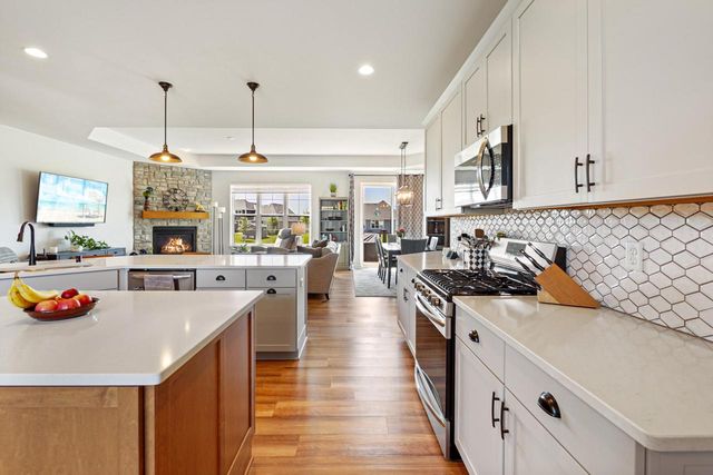 W223N4688 Seven Oaks DRIVE, Pewaukee, WI 53072