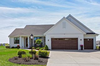 W223N4688 Seven Oaks DRIVE, Pewaukee, WI 53072
