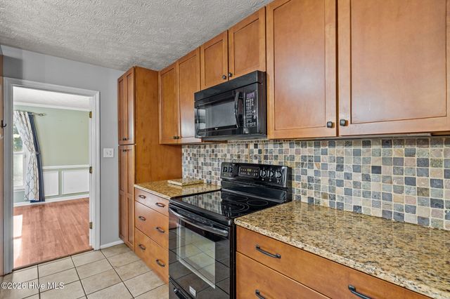 215 Canterbury Road, Southern Pines, NC 28387
