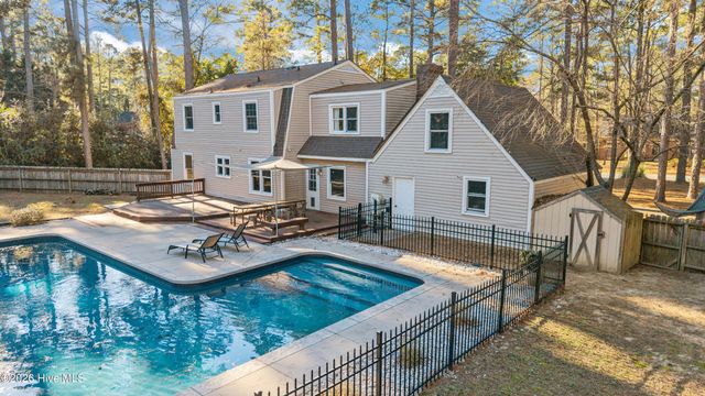 215 Canterbury Road, Southern Pines, NC 28387