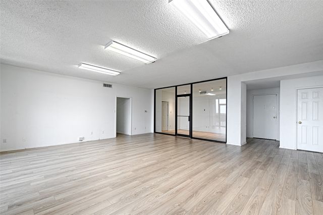 5200 Keller Springs Road 522, Dallas, TX 75248