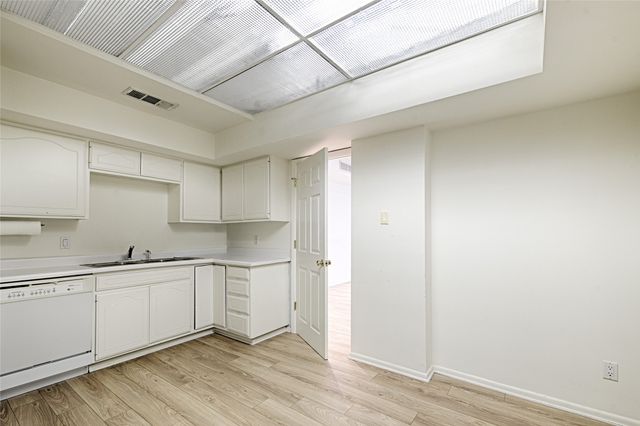 5200 Keller Springs Road 522, Dallas, TX 75248