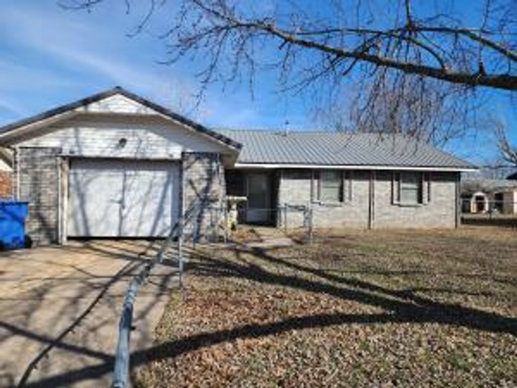2238 Birch Lane, Miami, OK 74354