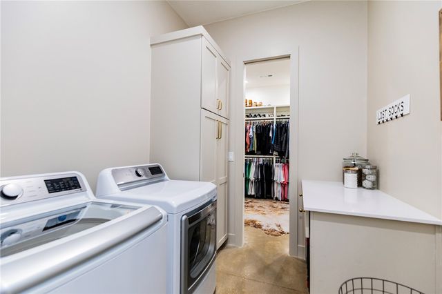 1528 Roberts Road, Fayetteville, AR 72701