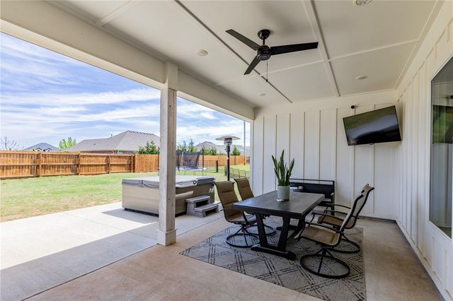 1528 Roberts Road, Fayetteville, AR 72701
