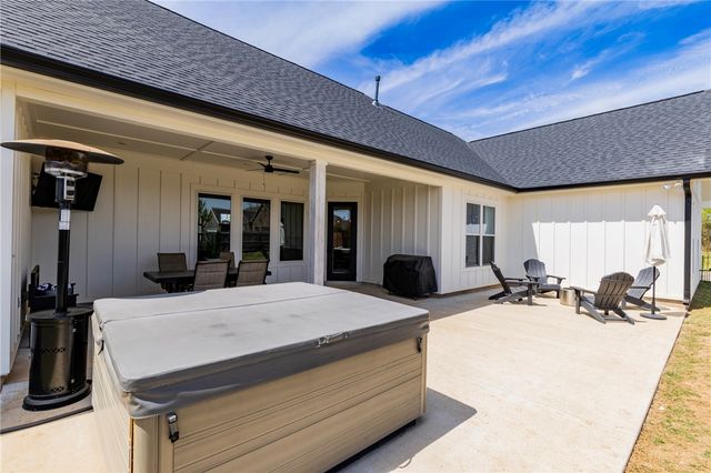 1528 Roberts Road, Fayetteville, AR 72701