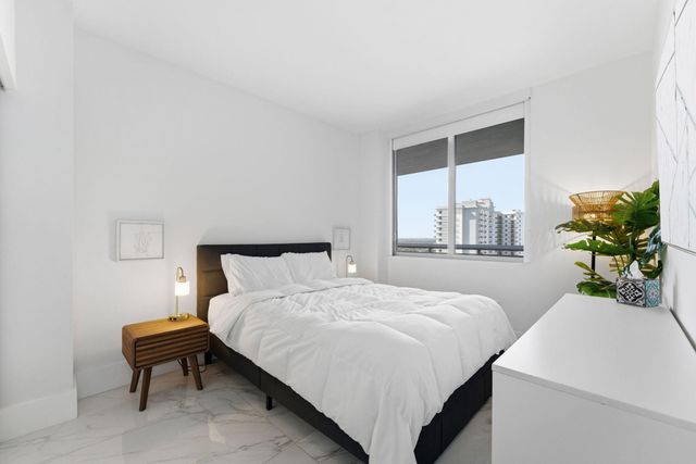 16385 Biscayne Boulevard 2516, North Miami Beach, FL 33160