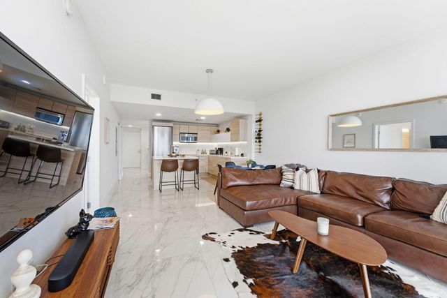 16385 Biscayne Boulevard 2516, North Miami Beach, FL 33160