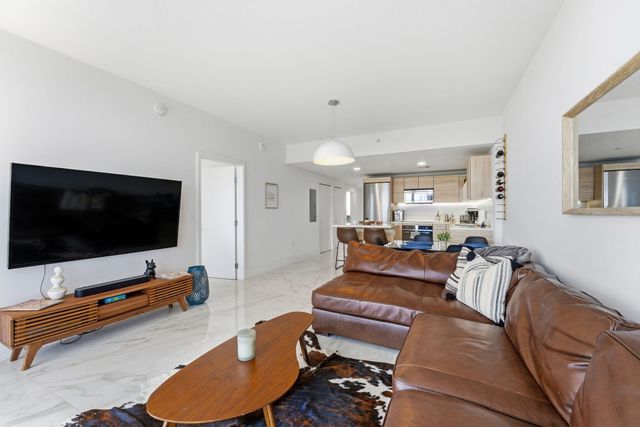 16385 Biscayne Boulevard 2516, North Miami Beach, FL 33160