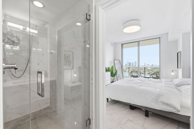 16385 Biscayne Boulevard 2516, North Miami Beach, FL 33160