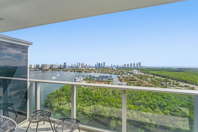 16385 Biscayne Boulevard 2516, North Miami Beach, FL 33160
